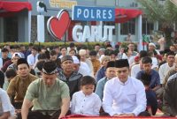 Kapolres Garut bersama Waka Polres Garut dan Jajaran laksanakan shalat idul adha 1446 H