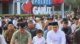 Kapolres Garut bersama Waka Polres Garut dan Jajaran laksanakan shalat idul adha 1446 H