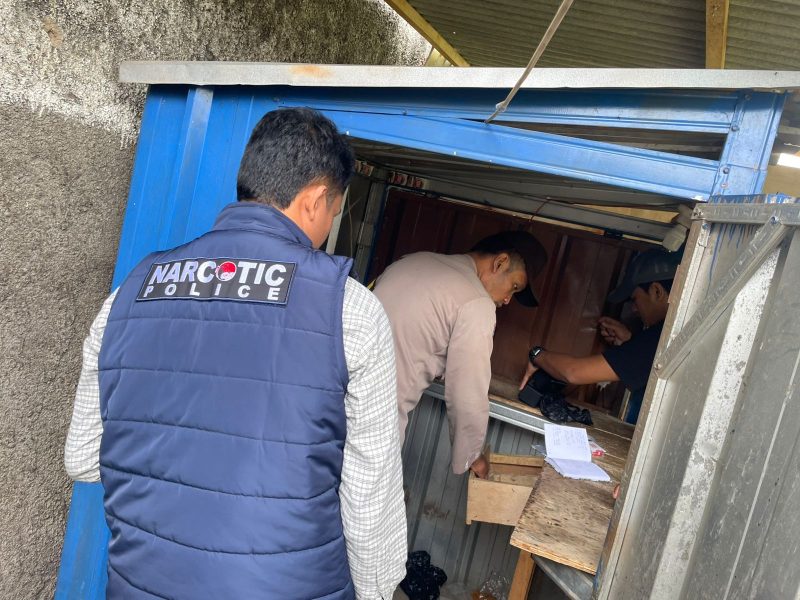 Ruko di jalan guntur diduga jual barang haram