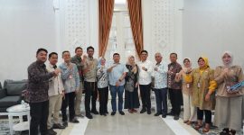Foto:Bupati Garut, Abdusy Syakur Amin menerima kunjungan kerja Komisioner Komisi Perlindungan Anak Indonesia (KPAI)