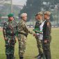 Pangdam III/Siliwangi Mayjen TNI Dadang Arif Abdurahman, S.E., M.Si., CHRMP., menghadiri upacara penutupan Pendidikan Dasar Militer dan Pelatihan Manajerial serta Penetapan Komponen Cadangan (Komcad) Sarjana Penggerak Pembangunan Indonesia (SPPI) Batch-3 Tahun 2025 yang dilaksanakan di Lapangan Brigif 15/Kujang II, Cimahi, Sabtu (12/07/2025).
