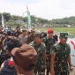 Sinergi antara TNI dan Polri kembali ditunjukkan dalam aksi nyata melalui kegiatan pembersihan Situ Bagendit di Kecamatan Banyuresmi, Kabupaten Garut. Kegiatan ini disaksikan langsung oleh Kepala Staf Angkatan Darat (KASAD) Jenderal TNI Maruli Simanjuntak, M.Si yang hadir di lokasi bersama Kapolres Garut AKBP Yugi Bayu Hendarto, S.I.K., M.Ap.