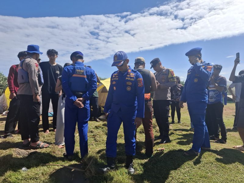 Tragedi terjadi di kawasan wisata Pantai Puncak Guha, Kecamatan Caringin, Kabupaten Garut, Minggu (20/7/2025) pagi.