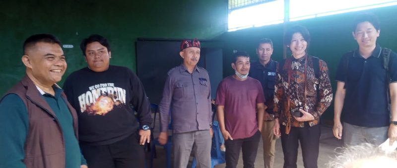 Kepala Dinas Lingkungan Hidup (DLH),Jujun Juansyah Nurhakim  menerima kunjungan Investor asal Negara Jepang di salah satu tempat pengolahan sampah (TPS) KSM Basmalah