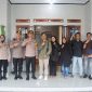 Dalam rangka mendukung pemenuhan gizi anak-anak sekolah, Kapolres Garut bersama jajaran meninjau langsung kesiapan dapur Satuan Pelayanan Pemenuhan Gizi (SPPG) milik Yayasan Kemala Bhayangkari Polres Garut di Kampung Mariuk, RT 02 RW 06, Desa Maripari, Kecamatan Sukawening, pada Selasa (22/7/2025) .