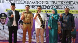 Kepala Dinas Pemberdayaan Perempuan, Perlindungan Anak, Pengendalian Penduduk dan Keluarga Berencana (DPPKBPPPA) Kabupaten Garut, Yayan Waryana, hari ini menghadiri peringatan Hari Lanjut Usia Nasional (HLUN) dan peluncuran Sekolah Lansia Tangguh BKL Bahagia Periodisasi ke-II Standar I. Kegiatan ini berlangsung di Aula Desa Tanjungsari, Kecamatan Karangpawitan, Kabupaten Garut, Selasa (22/7/2025).