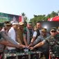 Kasdam III/Siliwangi Brigjen TNI Tato Hadiyan, S.I.P., M.Han., mewakili Pangdam III/Siliwangi, mendampingi Kasad Jenderal TNI Maruli Simanjuntak, M.Sc., dan Gubernur Jawa Barat H. Dedi Mulyadi, S.H., M.M., dalam rangka peresmian sarana pengairan di Kecamatan Ciracap, Kabupaten Sukabumi, Jawa Barat, Selasa (22/07/2025).