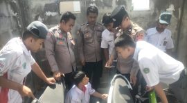 Dalam upaya menciptakan lingkungan pendidikan yang tertib, aman, dan bebas dari kebisingan, SMK Al Farizi Leles menggandeng Polsek Leles untuk menggelar operasi penertiban terhadap kendaraan pelajar yang menggunakan knalpot tidak standar (brong) pada Senin (28/07/2025).