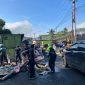 Kecelakaan lalu lintas terjadi di ruas jalan raya Malangbong, tepatnya di Kampung Cipeuyeum, Desa Sukamanah, Kecamatan Malangbong, Kabupaten Garut, Kamis pagi (31/7/2025) sekitar pukul 06.30 WIB. Insiden ini melibatkan dua kendaraan besar, yakni truk tronton bernomor polisi B-9321-UYY dan mitsubishi light truck bernomor polisi D-8122-XD.