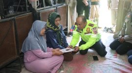 Dalam respon cepat terhadap bencana alam tanah longsor yang terjadi di Kampung Cipongpok RT 05 RW 01, Desa Tanjungjaya, Kecamatan Banjarwangi, Kapolres Garut AKBP Yugi Bayu Hendarto S.I.K., M.A.P turun langsung ke lokasi kejadian bencana longsor di di Kampung Cipongpok RT 05 RW 01, Desa Tanjungjaya, Kecamatan Banjarwangi pada Senin pagi (4/8/2025).