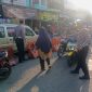 Polsek Karangpawitan Polres Garut melaksanakan pengaturan arus lalu lintas guna mengantisipasi laka lantas maupun kepadatan arus kendaraan di wilayah Karangpawitan Garut, Rabu (6/8/2025).