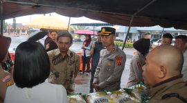 Polres Garut menggelar Kick Off Launching Gerakan Pangan Murah (GPM) Polri untuk masyarakat pada Kamis (14/8/2025) di Lapang Apel Polres Garut, Jl. Jenderal Sudirman No. 204. Kegiatan ini dilaksanakan secara serentak di seluruh Indonesia dan dipimpin langsung oleh Kapolri Jenderal Polisi Drs. Listyo Sigit Prabowo, M.Si. melalui sarana Zoom Meeting.