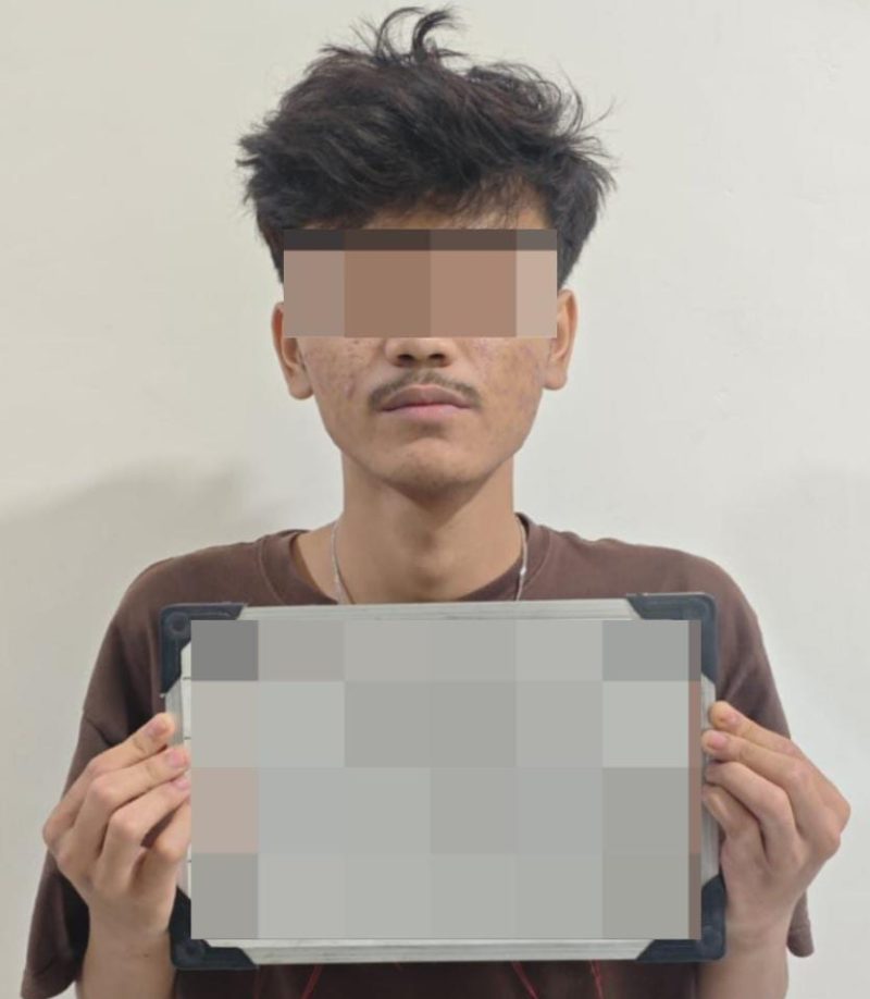 Satuan Reserse Narkoba Polres Garut kembali mencetak prestasi dalam memberantas peredaran gelap narkotika. Seorang oknum pelajar asal Kecamatan Garut Kota berhasil diamankan lantaran diduga terlibat dalam penyalahgunaan dan peredaran narkotika jenis sabu, yakni BL (19).
