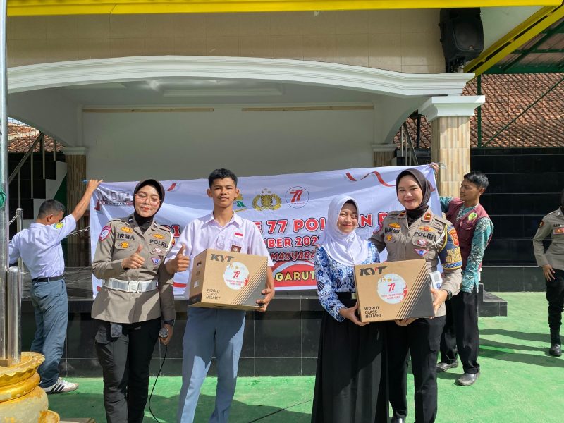 Dalam rangka memperingati Hari Ulang Tahun (HUT) Polwan Republik Indonesia ke-77, jajaran Polwan Polres Garut menggelar kegiatan Police Goes to School di SMKN 4 Garut, Kamis (28/8/2025).