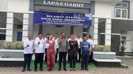 Menteri Koperasi dan UMKM Republik Indonesia, Maman Abdurrahman, menegaskan bahwa ekosistem UMKM yang telah dibangun di Lapas Kelas IIA Garut dapat menjadi contoh dan model pengembangan UMKM di tengah masyarakat luas. Pernyataan itu disampaikan usai melepas ekspor produk Coir Shade karya Warga Binaan ke Spanyol, Kamis (25/9).