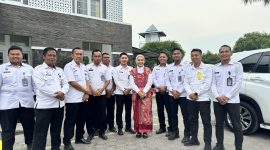 Pemerintah melalui Kementerian Koperasi dan UMKM RI menegaskan komitmennya untuk terus memberikan dukungan terhadap pengembangan UMKM di Lapas Garut. Hal ini disampaikan langsung oleh Menteri Koperasi dan UMKM RI, Maman Abdurrahman, dalam acara pelepasan ekspor Coir Shade hasil karya Warga Binaan ke Spanyol, Kamis (25/9).