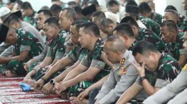 Kodam III/Siliwangi menggelar kegiatan Doa Bersama dalam rangka mempererat persatuan dan kesatuan bangsa. Acara tersebut berlangsung di Masjid Al-Ikhlas Kodam III/Slw, Jl. Aceh No. 69 Kota Bandung, Senin (01/09/2025).
