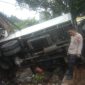 Kecelakaan lalu lintas terjadi di Jalan Cibeureum, Kampung Cibeureum RT 01/01, Desa Sirnagalih, Kecamatan Cisurupan, Kabupaten Garut pada Kamis (11/9/2025) sekitar pukul 08.30 WIB.
