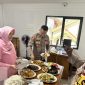 Polres Garut bersama Yayasan Kemala Bhayangkari menggelar kegiatan Test Food Makanan Bergizi di Sekolah Pendidikan Pengasuhan Garut (SPPG) Yayasan Kemala Bhayangkari, Kampung Mariuk, Desa Maripari, Kecamatan Sukawening, pada Minggu (14/9/2025).