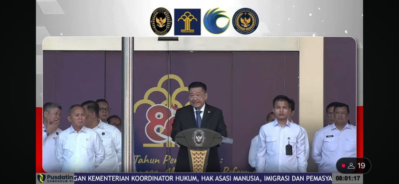 Lembaga Pemasyarakatan (Lapas) Kelas IIA Garut mengikuti apel bersama jajaran Kementerian Koordinator Bidang Hukum, HAM, Imigrasi, dan Pemasyarakatan yang diselenggarakan secara virtual dan terpusat dari Jakarta. Kegiatan ini berlangsung di Aula Lapas Garut dan diikuti oleh seluruh pegawai, dengan Wakil Menteri Kemenko Polhukim, Prof. Otto Hasibuan, bertindak selaku pembina apel. Senin (15/9/2025).