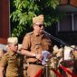 Bupati Garut, Abdusy Syakur Amin, memimpin Apel Gabungan dan membahas absensi kehadiran, bertempat di Lapangan Sekretariat Daerah (Setda) Kabupaten Garut, Jalan Pembangunan, Kecamatan Tarogong Kidul, Senin (15/9/2025).