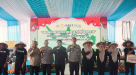 Kepolisian Daerah Jawa Barat terus menunjukkan keseriusannya dalam mendukung program pemerintah di bidang ketahanan pangan. Hal ini tercermin dalam kegiatan Panen Raya Serentak Kuartal III Tahun 2025 yang digelar di Jl. Letjen Mashudi Km 5, Kampung Tagog, Desa Sukaluyu, Kecamatan Sukawening, Kabupaten Garut. Sabtu (27/9/2025).