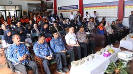 Bupati Garut, Abdusy Syakur Amin, secara resmi membuka Kegiatan Sekolah Lapang Gempabumi (SLG) dan Tsunami di Aula Desa Rancabango, Kecamatan Tarogong Kaler, Rabu (1/10/2025).