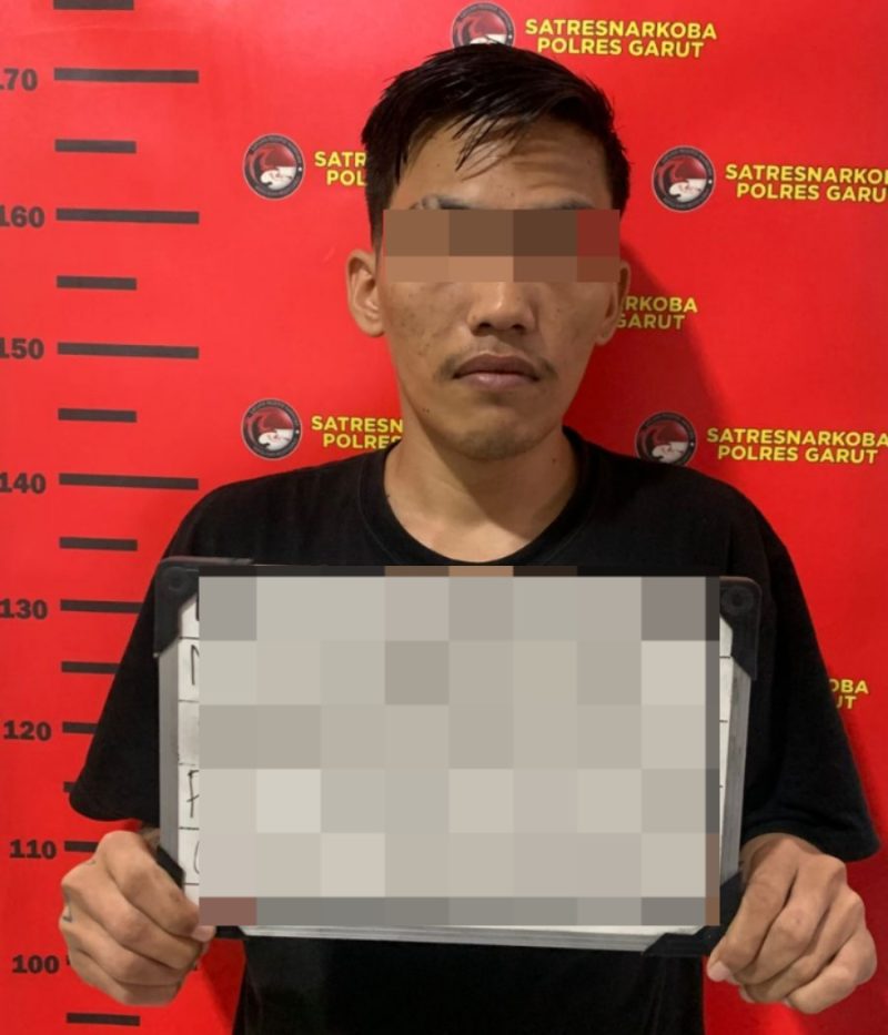 Jajaran Satuan Reserse Narkoba (Satresnarkoba) Polres Garut kembali berhasil mengungkap kasus tindak pidana di bidang kesehatan. Seorang pria berinisial