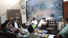 Ribuan jamaah memadati Masjid Agung Garut pada Sabtu (4/10/2025) dalam acara Garut Bersholawat Menuju Garut Hebat.