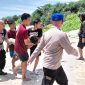 Peristiwa nahas terjadi di Pantai Karangpapak, Desa Cikelet, Kecamatan Cikelet, Kabupaten Garut pada Sabtu (4/10/2025) sekitar pukul 12.09 WIB. Dua wisatawan asal Kabupaten Bandung terseret arus ombak saat tengah berenang.