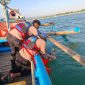 Personel Satuan Polisi Air dan Udara (Sat Polairud) Polres Garut bersama relawan dan Nelayan akhirnya berhasil menemukan korban tenggelam atas nama Faujan (19), wisatawan asal Kabupaten Bandung, yang terseret arus laut di Pantai Karangpapak, Kecamatan Cikelet, Kabupaten Garut, Sabtu (4/10/2025).