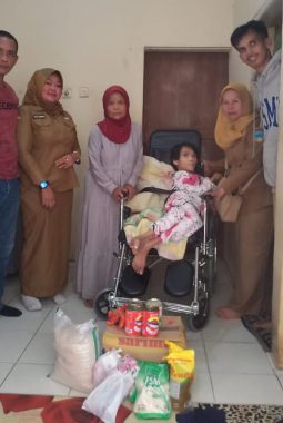 Gerak Cepat Dinsos Garut dan LKSA Al-Usman, Sembako Sampai ke Penyandang Disabilitas Dewi Sinta di Situsaeur