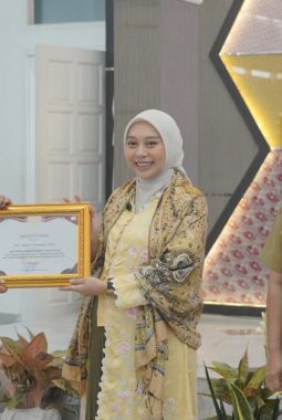 Peringatan Hari Kartini di Garut, Abdusy Syakur Amin Soroti Peran Perempuan Masa Kini