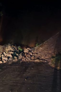 Priyo Sumbodo Turun Tangan, Longsor Putus Jalur Utama Garut Selatan