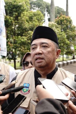 174 Jemaah Haji Garut Menuju Tanah Suci, Doa dan Harapan Mengiringi Keberangkatan