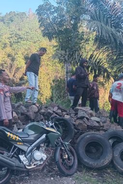 6 Penumpang Jadi Korban, Truk Bermuatan Beras Bulog Terjun ke Sungai di Garut