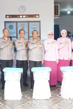 Dukung Generasi Sehat, Kapolda Jabar Tinjau Langsung SPPG Kemala Bhayangkari Garut