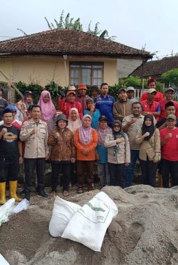 Dinsos Garut Hadir untuk Warga, Pilar Sosial Kompak Bangun Rumah Layak Huni di Cilawu