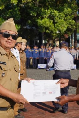 Bupati Garut Pimpin Apel Harganas, Ingatkan Bahaya Gawai dan Pentingnya Kehangatan Keluarga