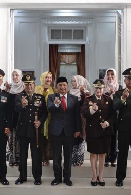 Bupati Garut Pimpin Upacara HUT Bhayangkara ke-80, Tegaskan Polri Harus Semakin Profesional dan Dicintai Masyarakat