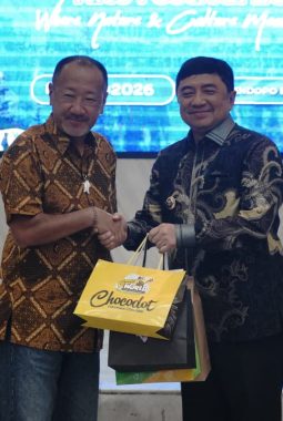 Dari Kaki Gunung Papandayan, Bupati Syakur Gaungkan Persahabatan Dunia Lewat Kite Festival 2026