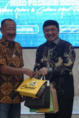 Garut Satu Langit untuk Dunia, Bupati Syakur Tekankan Persahabatan dan Perdamaian Lewat Kite Festival