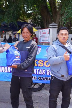 Dari Jalan Raya ke Tengah Warga, Satlantas Polres Garut Tebar Kepedulian di HUT Lantas ke-71