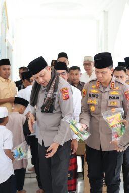 Jumat Keliling di Karangpawitan, Kapolda Jabar Perkuat Sinergi Polri, Ulama dan Masyarakat