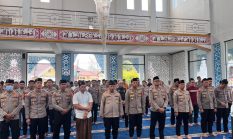 Kapolri dan Gus Baha Hadir Virtual, Polres Garut Khusyuk Ikuti Ngaji Kebangsaan