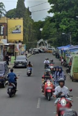 Rambu Sudah Terpampang, Pelanggaran Masih Terjadi: Warga Soroti Pengendara Lawan Arus di Jalan Siliwangi Garut