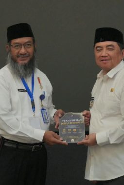 Bupati Garut Bongkar Kesenjangan Partisipasi Sekolah: Wajib Belajar 13 Tahun Terancam Jika Anak Masih Putus Pendidikan