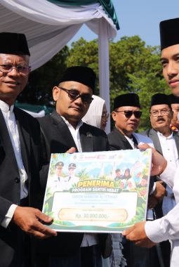 Hari Santri 2026, Pemkab Garut Salurkan Dana Hibah untuk 9 Pondok Pesantren