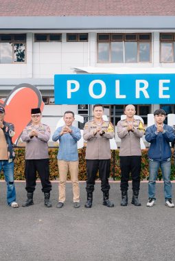 Tak Hanya Beri Dukungan Moril, Kapolres Garut Tawarkan Pekerjaan bagi Korban Kapal Virgo